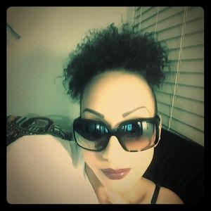 Meet your Posher, Aprill